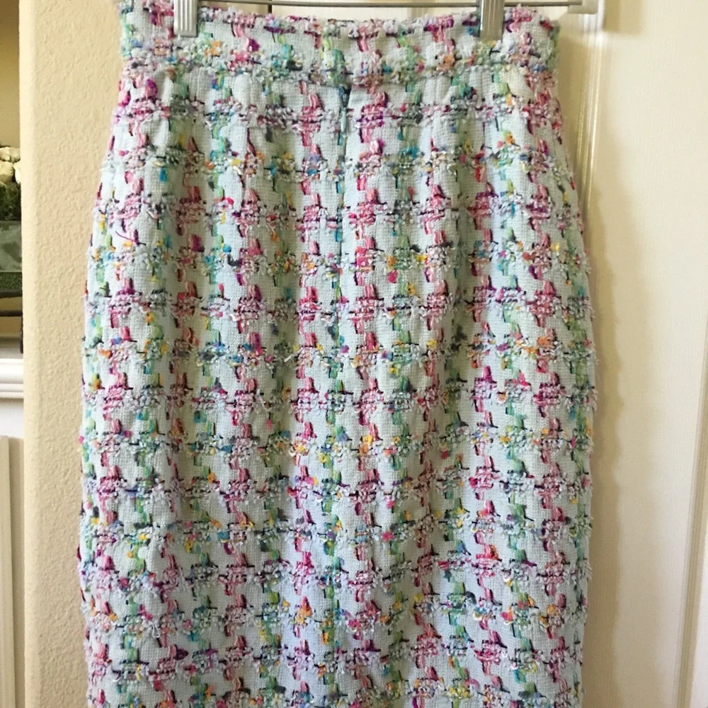 Vintage CC CHANEL tweed fantasy pencil skirt in pastel colors runway iconic item